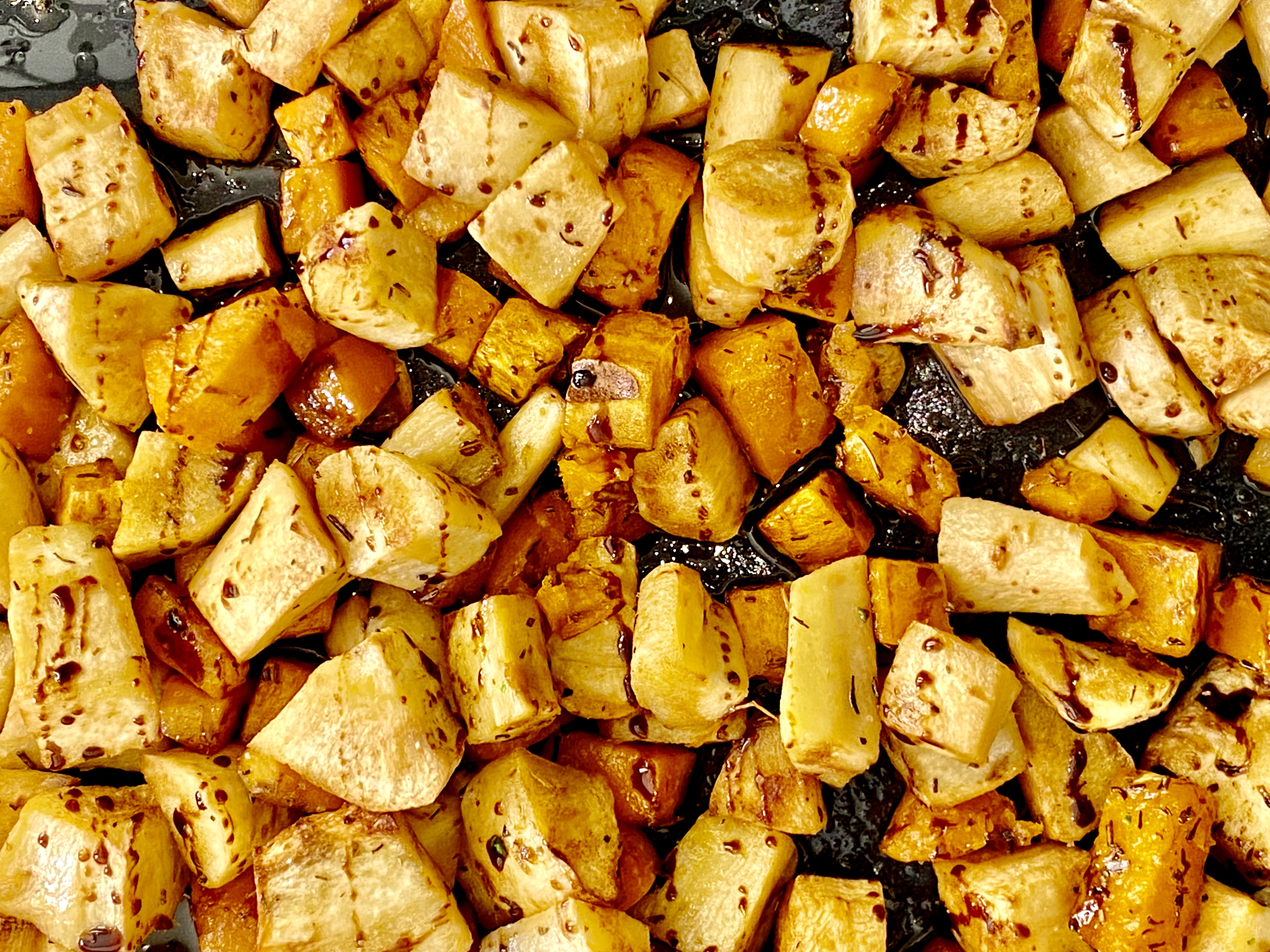 Roasted parsnips, carrots and sweet potatoes Roasted parsnips, carrots and sweet potatoes